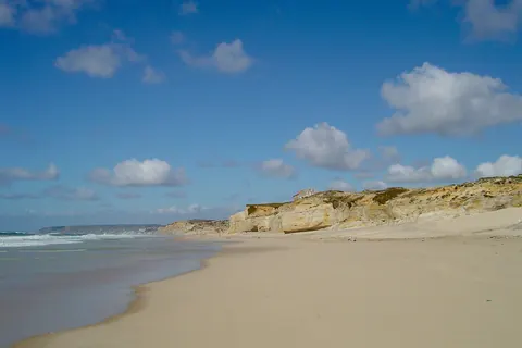 Praia de Vale de Janelas