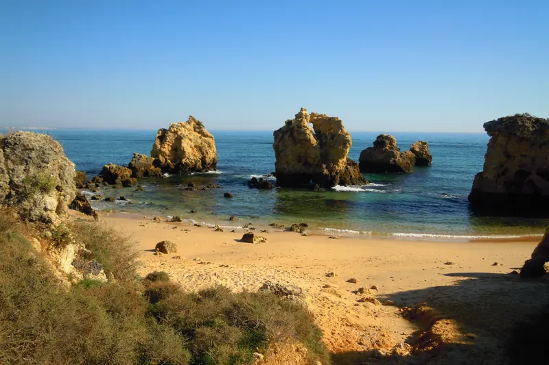 Praia dos Arrifes