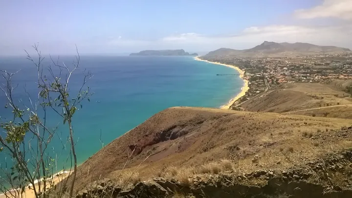 Praia do Porto Santo, Madeira: areal claro e comprido